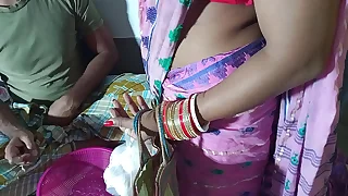 अंडे बेचने वाले ने घर में अकेली भाभी की जबरदस्ती चुदाई की XXX Bhabhi Copulation
